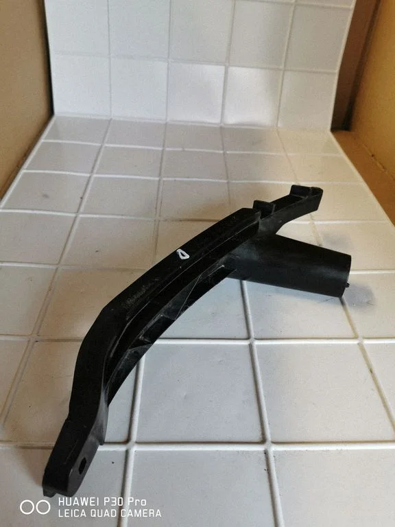 Front bumper mounting bracket 1K0807890B
