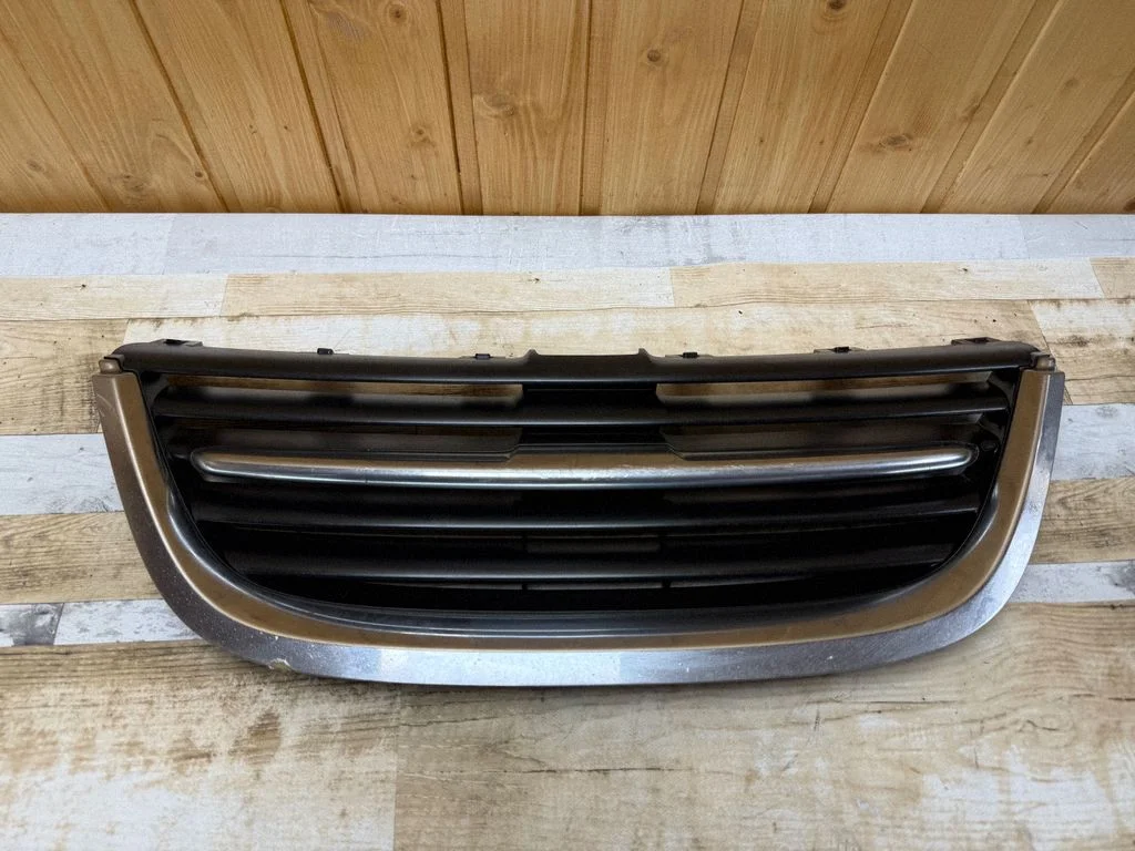 Front bumper upper radiator grill 12756827