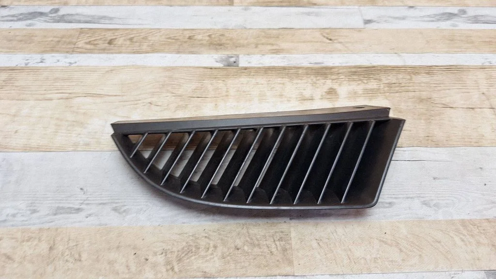 Front bumper upper radiator grill – Mitsubishi Colt CZ3 (2006-2009)