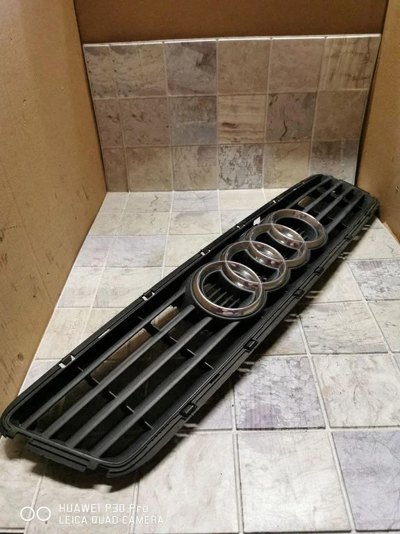 Front bumper upper radiator grill 4B0853651A