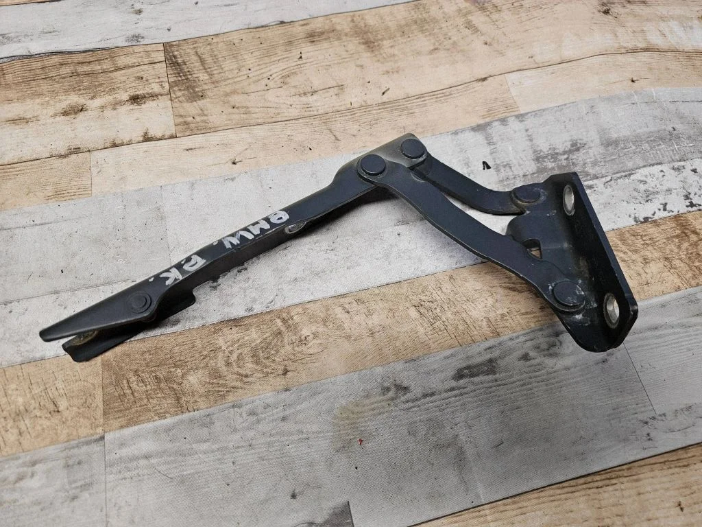 Engine bonnet/hood hinges 008727
