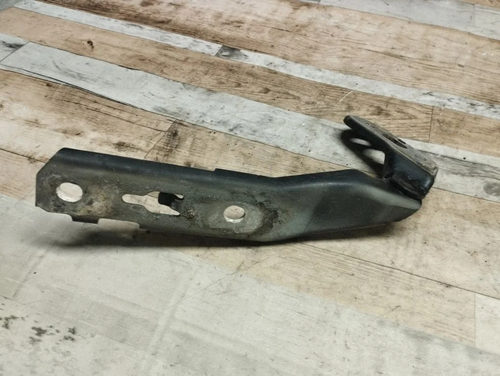 Engine bonnet/hood hinges – right