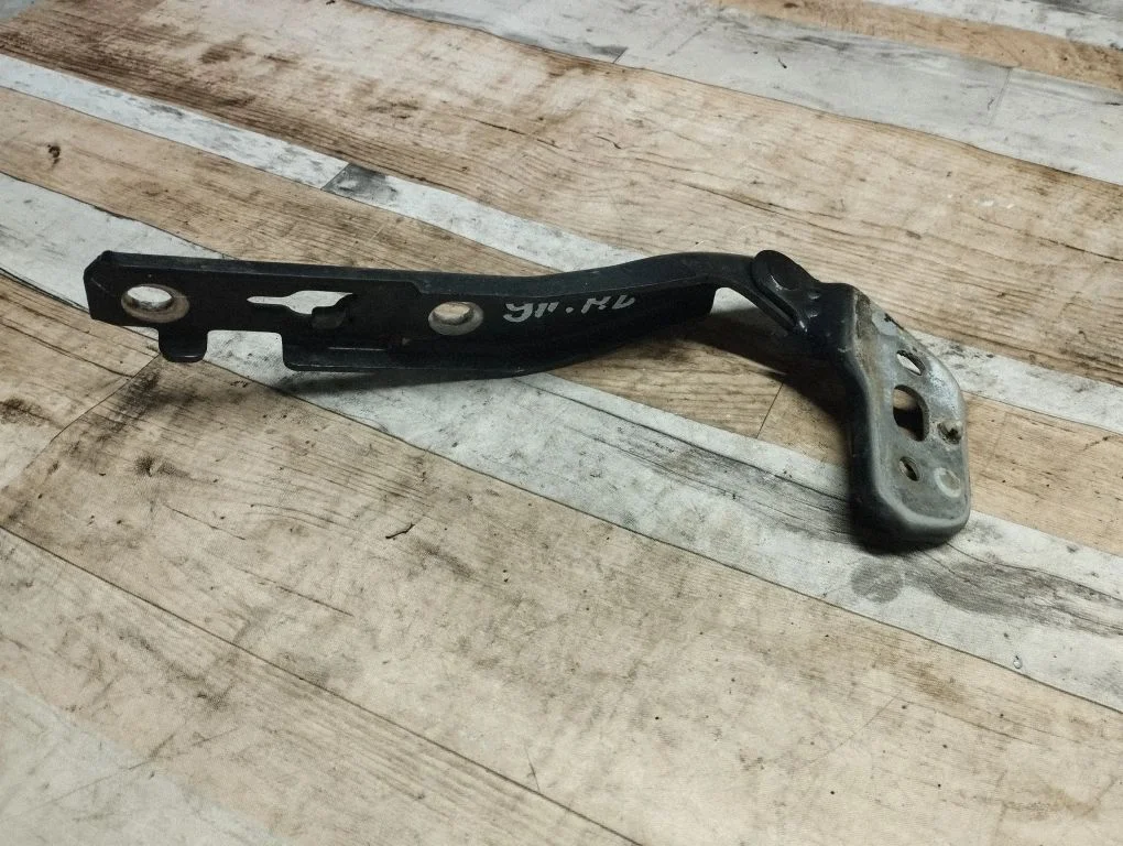 Engine bonnet/hood hinges – left