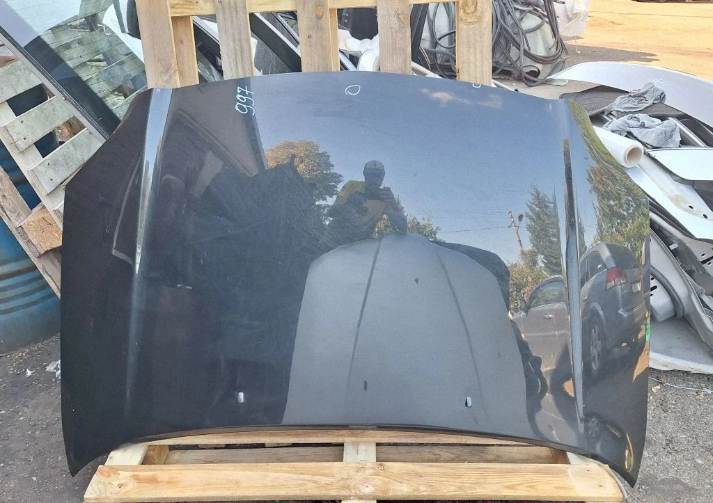 Engine bonnet/hood – front