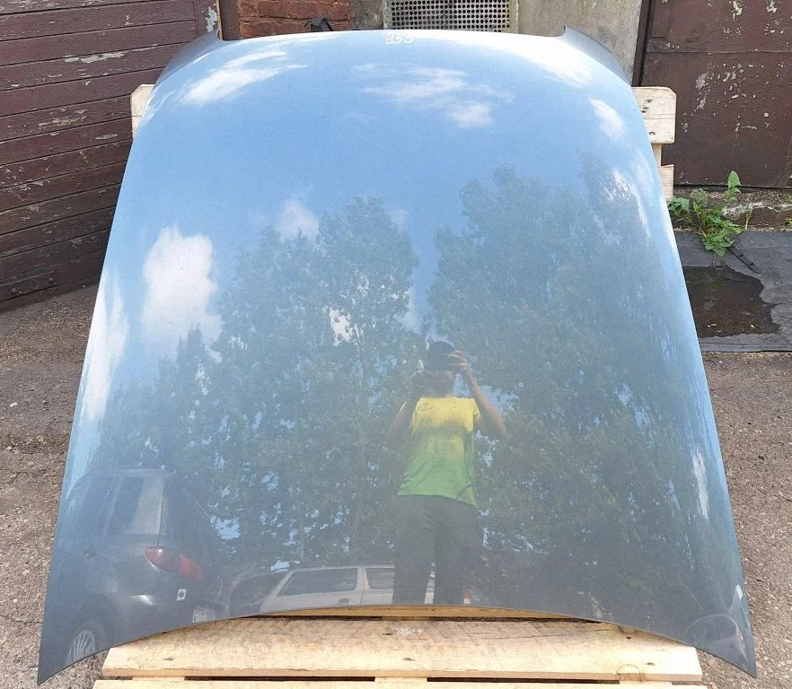 Engine bonnet/hood – front
