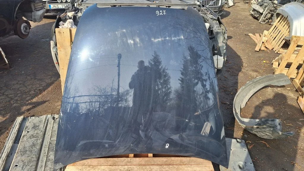 Engine bonnet/hood – front