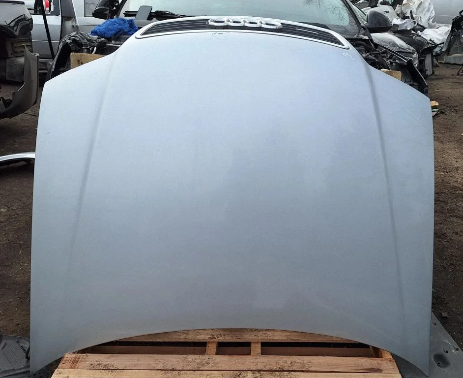 Engine bonnet/hood – front