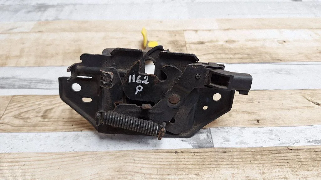 Engine bonnet/hood lock/catch AM5A16700