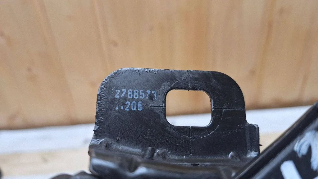 Engine bonnet/hood lock/catch 22788573