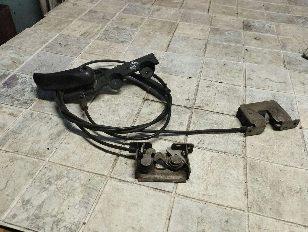 Engine bonnet/hood lock/catch 51237115229