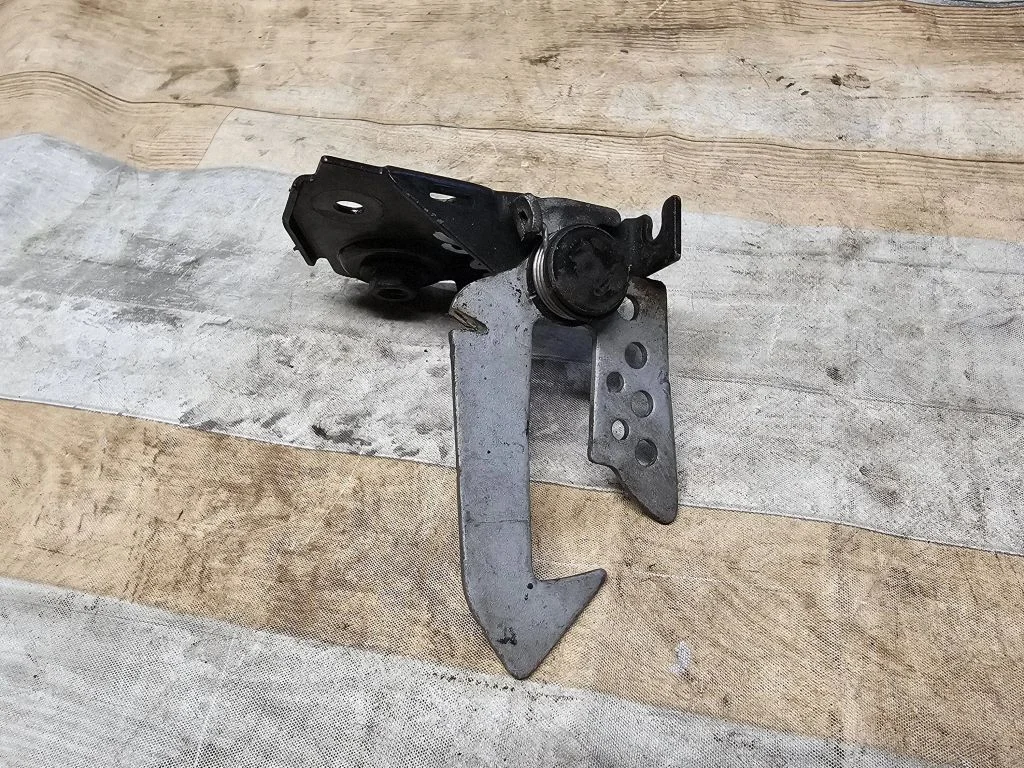 Engine bonnet/hood lock/catch 7183764