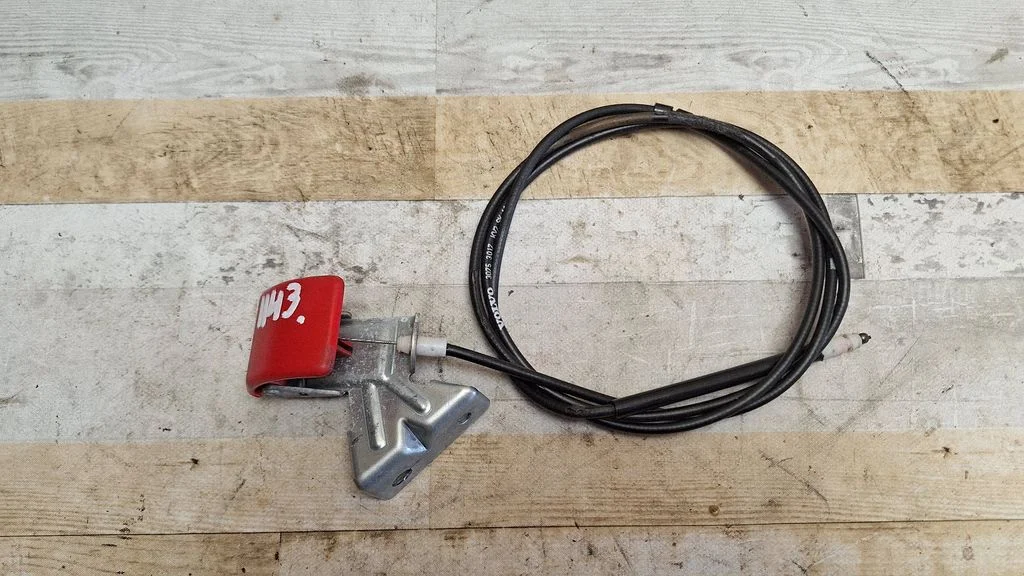 Engine bonnet/hood lock release cable 30753017 – Volvo C30 (2007-2010)