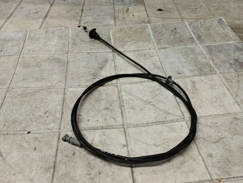 Engine bonnet/hood lock release cable