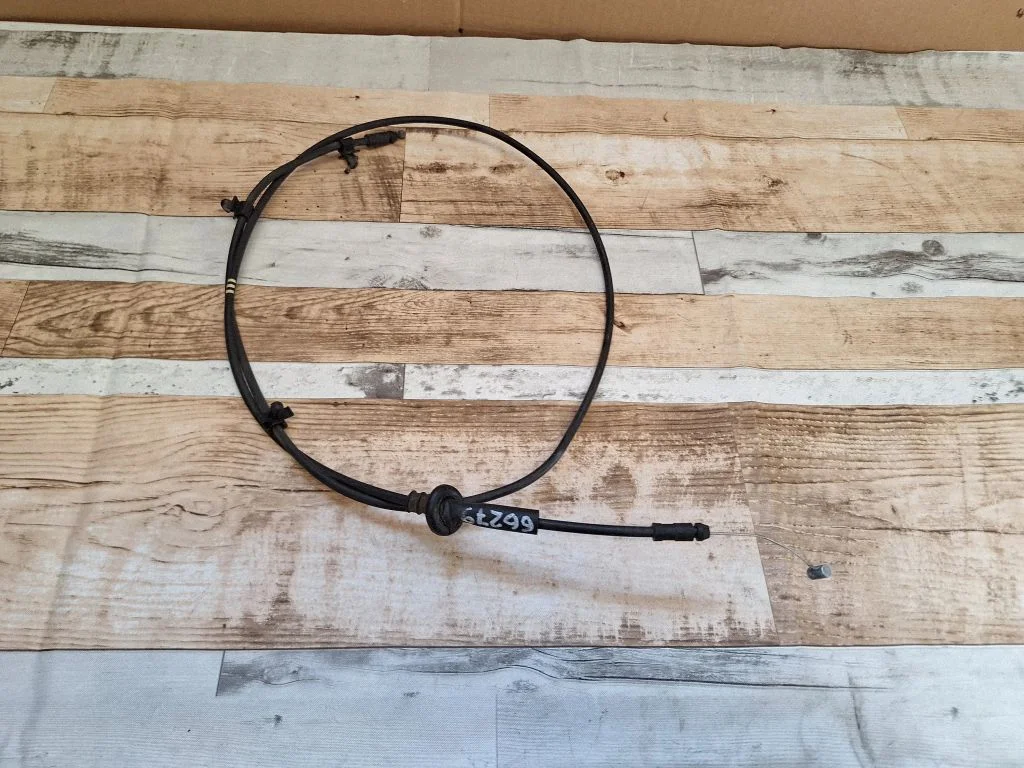 Engine bonnet/hood lock release cable