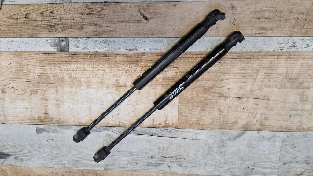 Front bonnet/hood damper/strut BJ3216C826AA