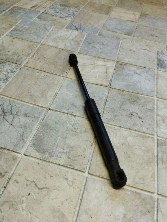 Front bonnet/hood damper/strut 51237185032