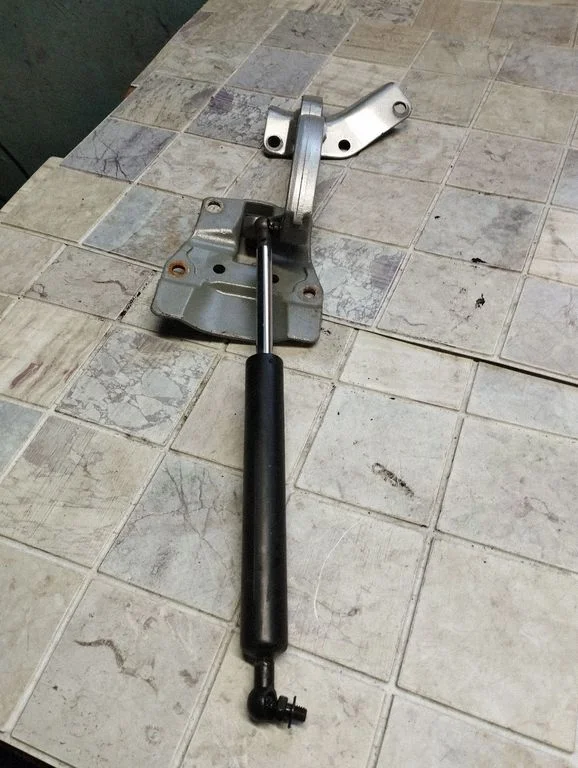 Front bonnet/hood damper/strut – right