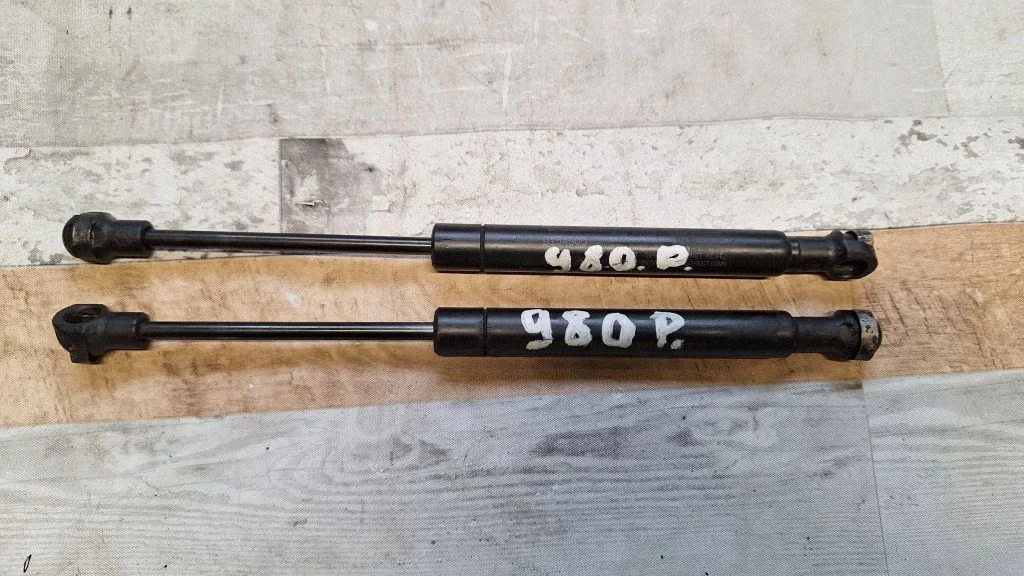 Front bonnet/hood damper/strut 9154605