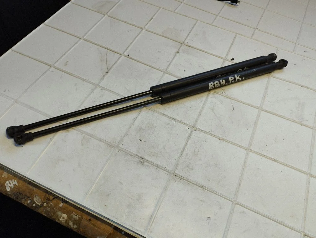 Front bonnet/hood damper/strut 9628059280