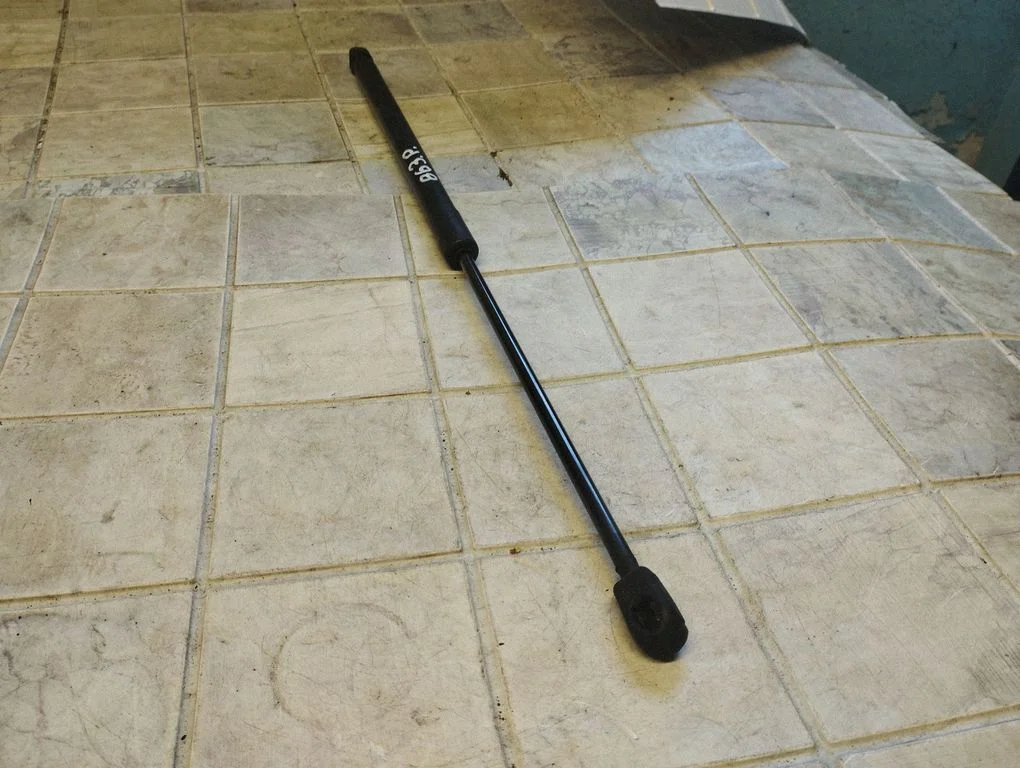 Front bonnet/hood damper/strut 244652950512