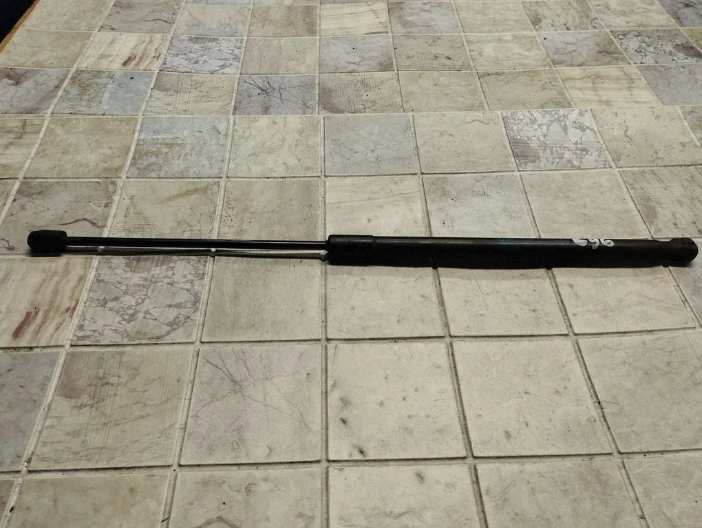 Mootorikapoti amortisaator – Opel Astra H (2004-2012)