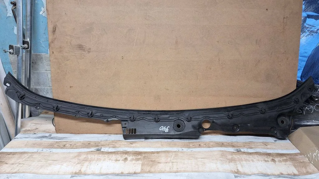 Wiper trim 7203125