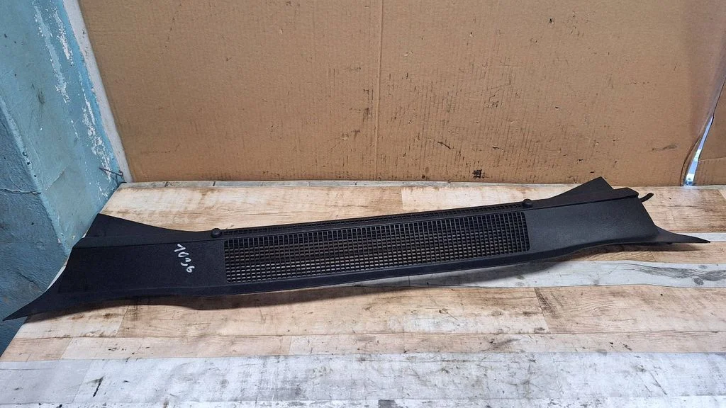Wiper trim 13142034