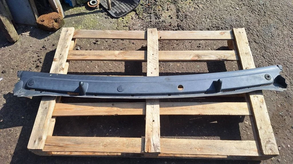 Wiper trim 8200020540