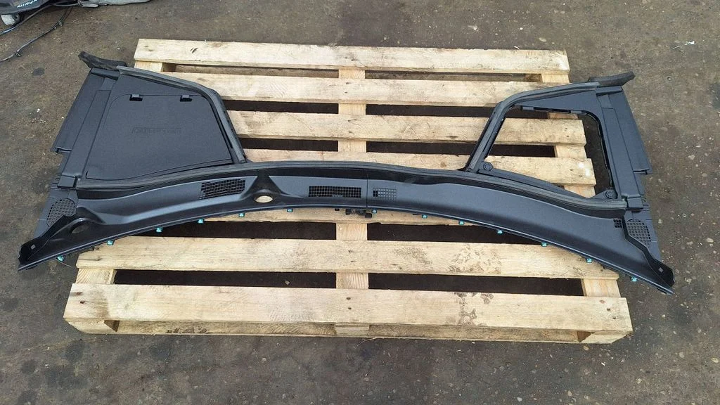 Wiper trim 668624GR0A