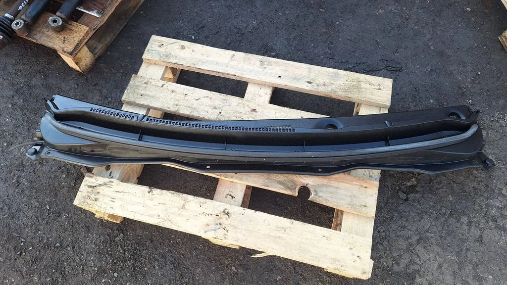Wiper trim 861511J200