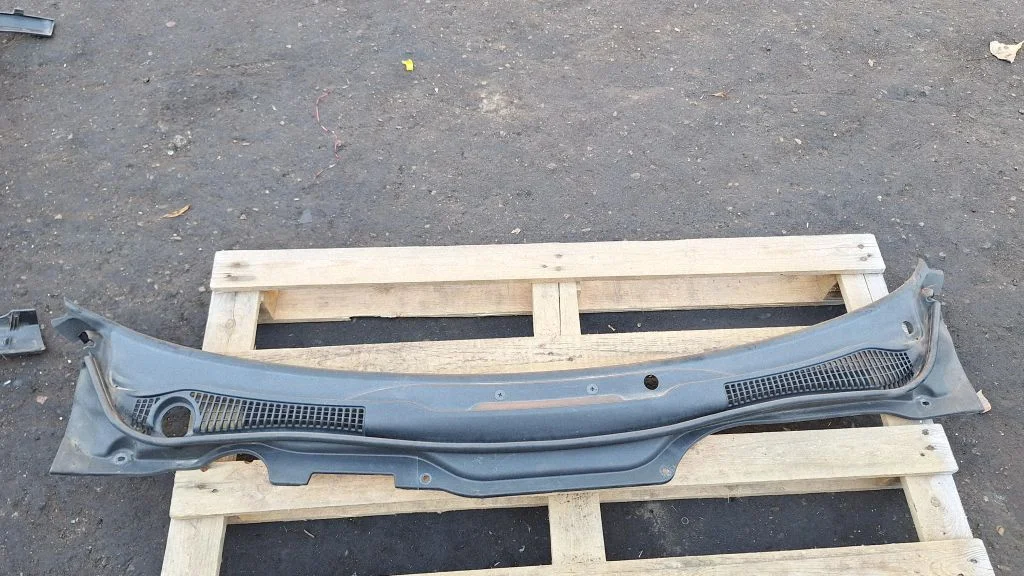 Wiper trim – Volvo V50 (2008-2012)