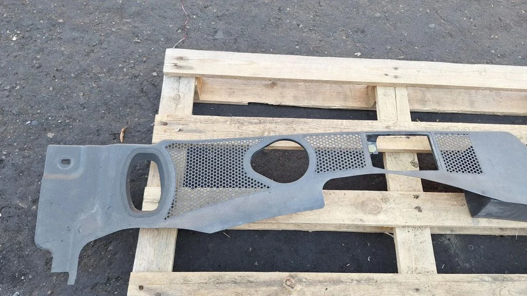 Wiper trim 8K1819447