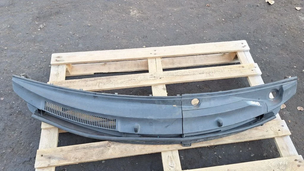 Slotiņu apdare 557830D040
