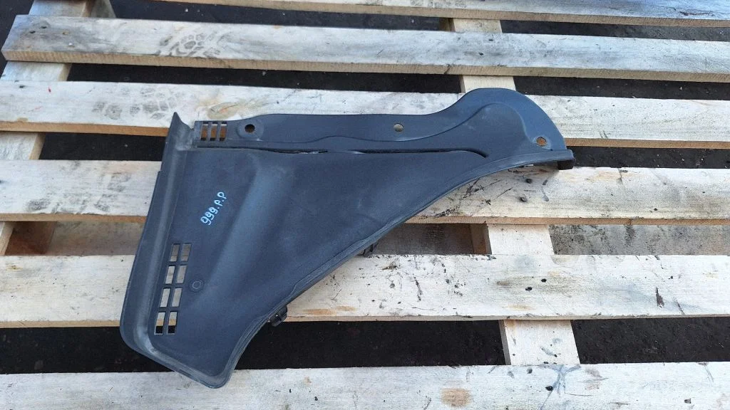 Wiper trim 74850810