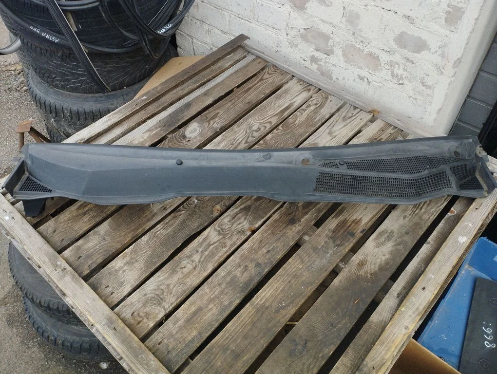 Wiper trim 24463382