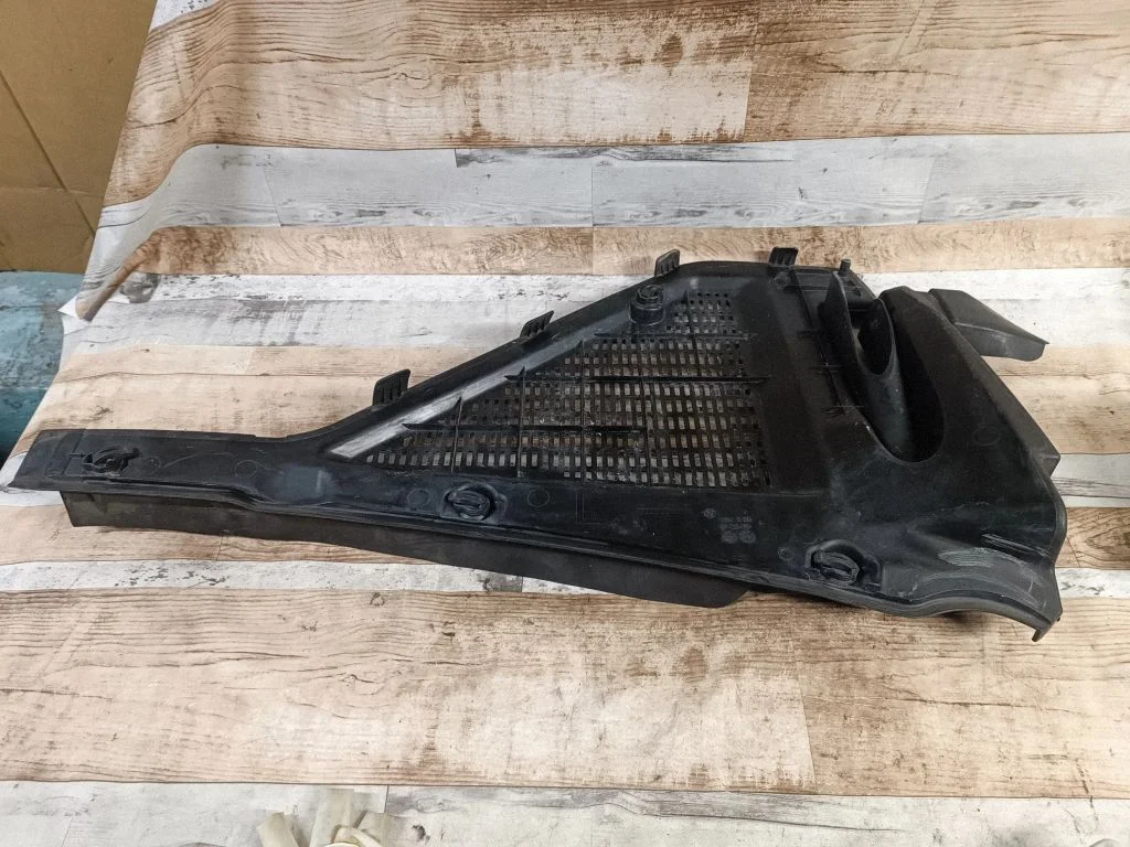 Wiper trim 6945583