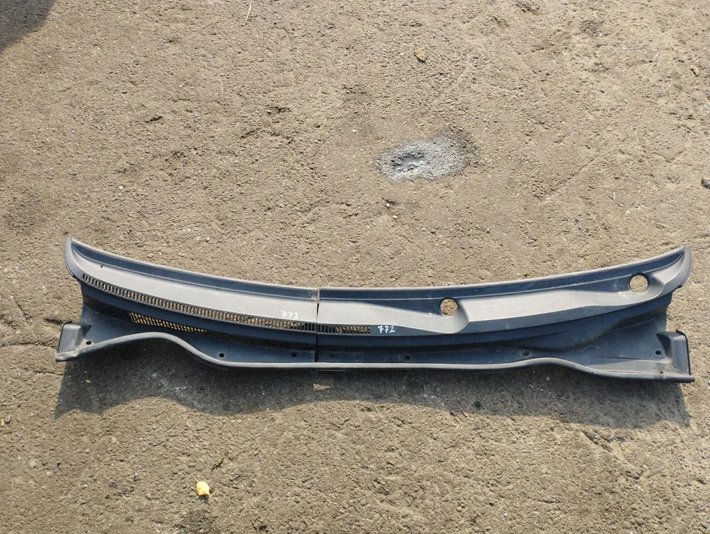 Wiper trim 557820F010