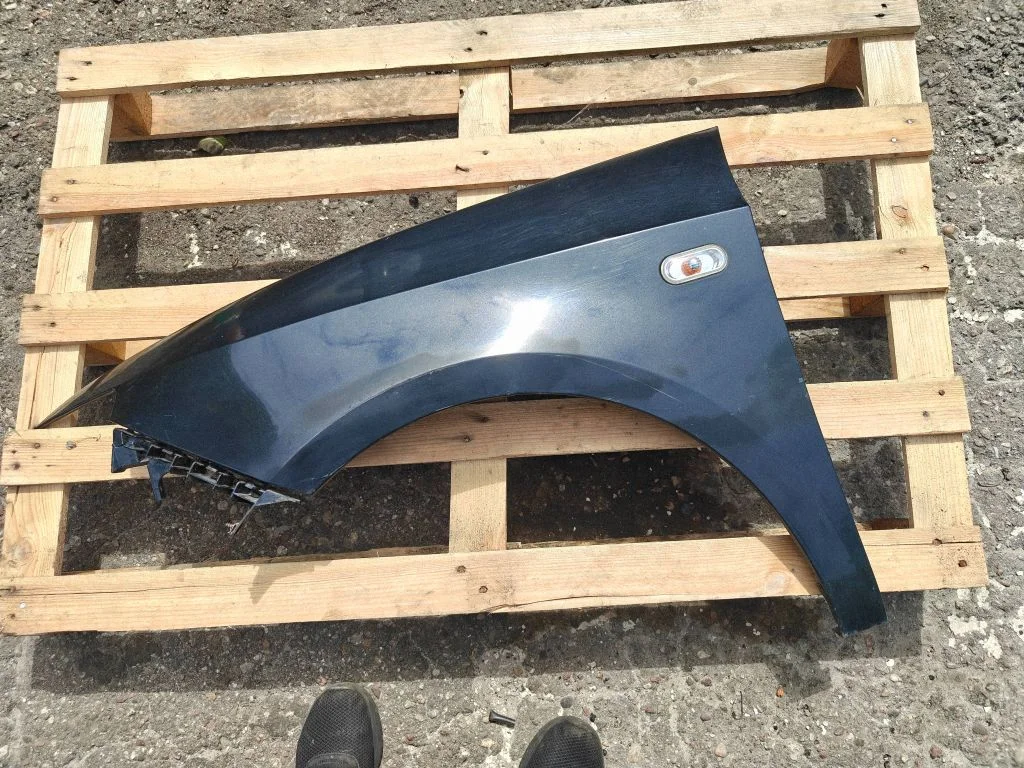 Fender – left