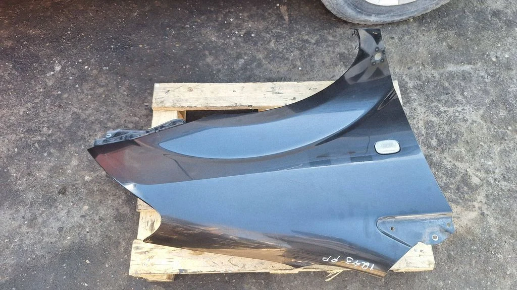 Fender – front right