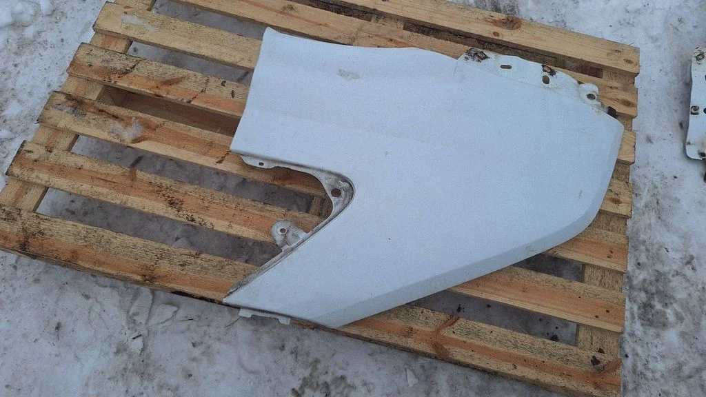 Fender – front right