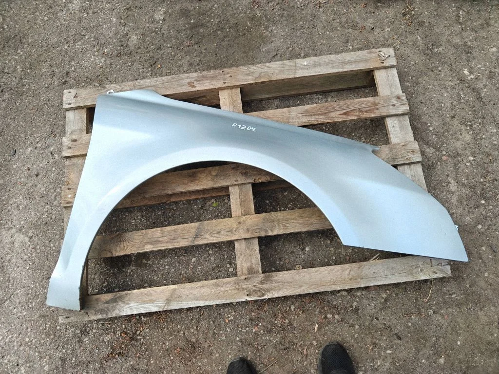 Fender – right