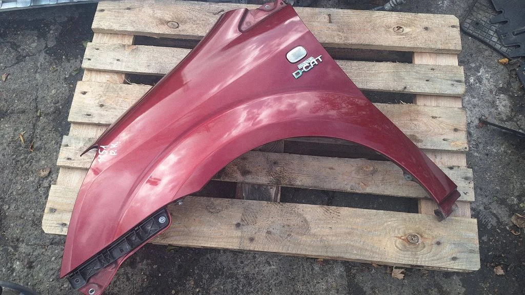 Fender – front left
