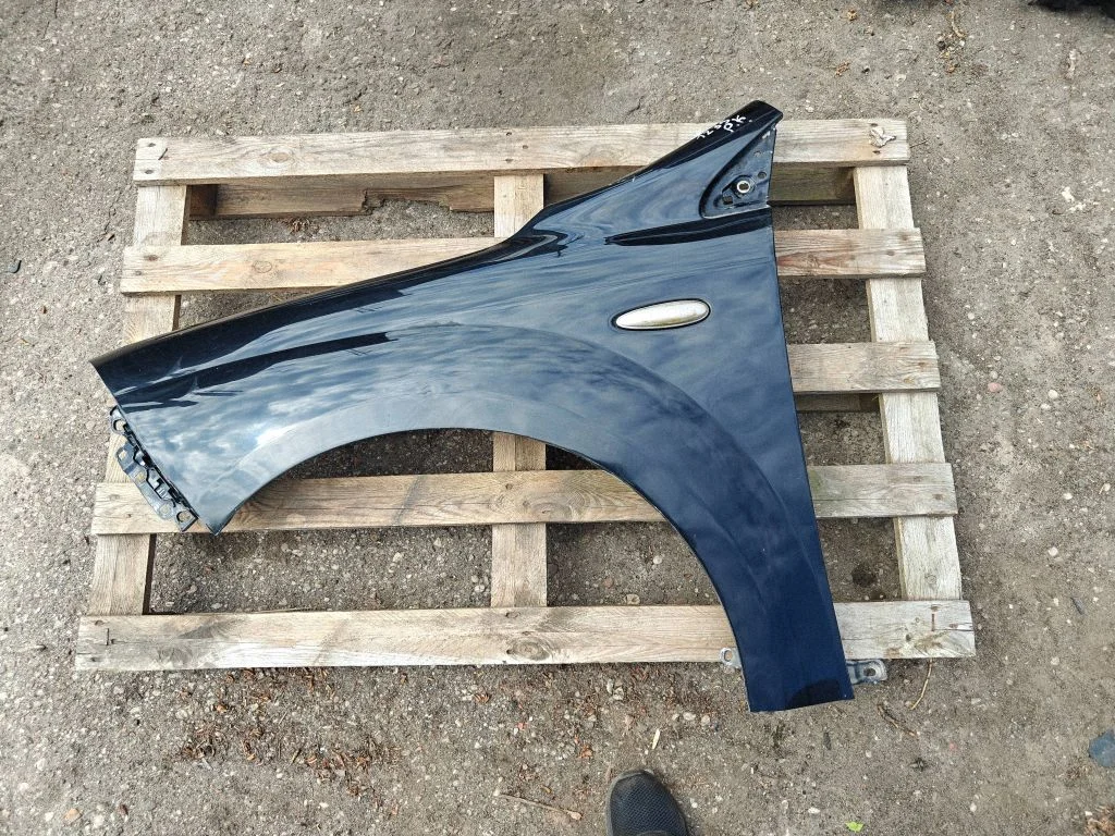 Fender – front left