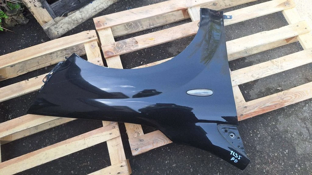 Fender – front right