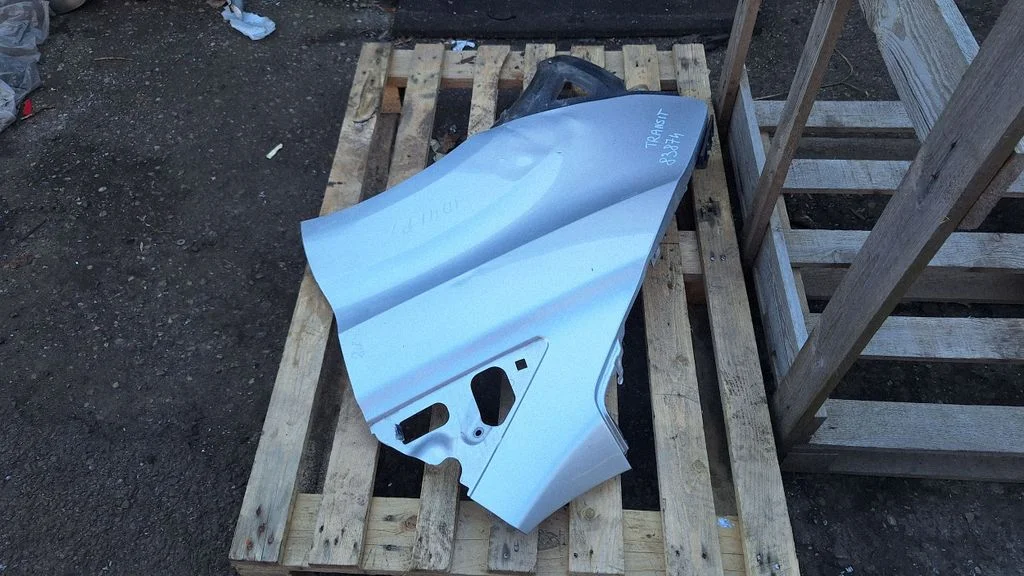 Fender – front left