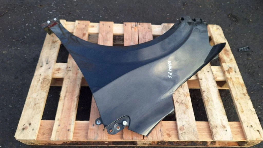 Fender – front left