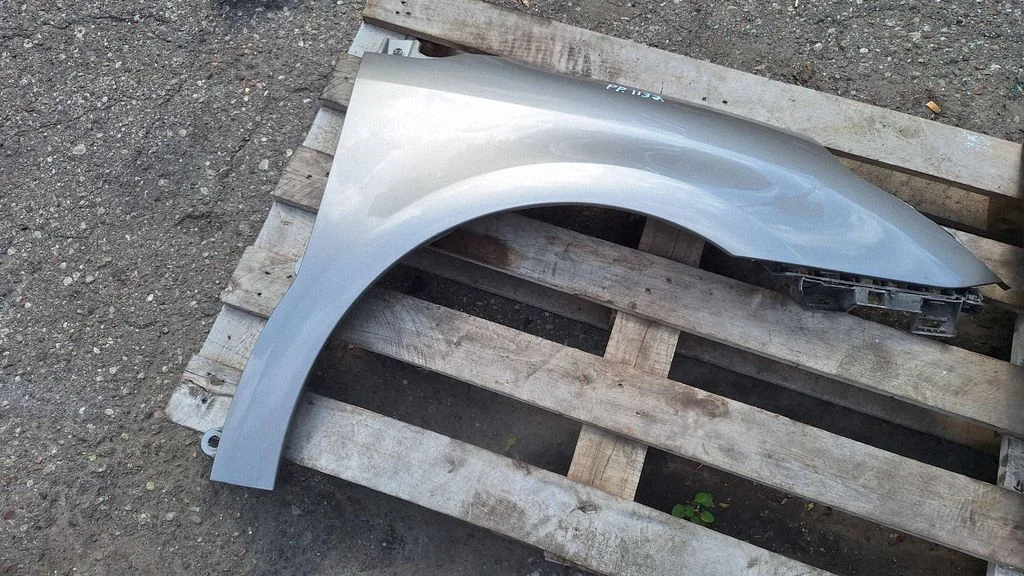 Fender – front right