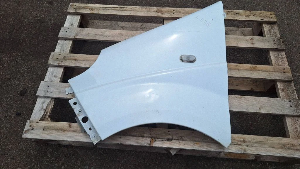 Fender – front left