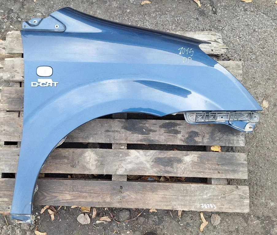 Fender – front right