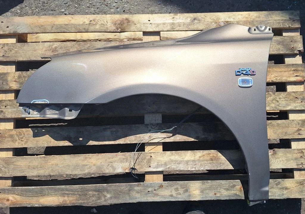 Fender – front left